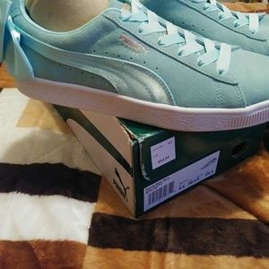 LAST PAIR IN STOCK Puma Suede Bow Shoes